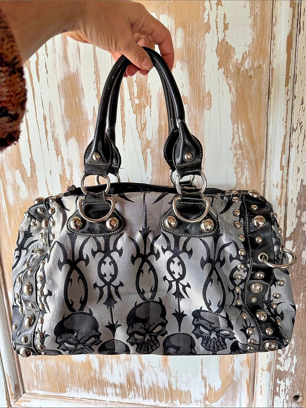 Studded skull Printed Shoulder Bag in Black & Gray